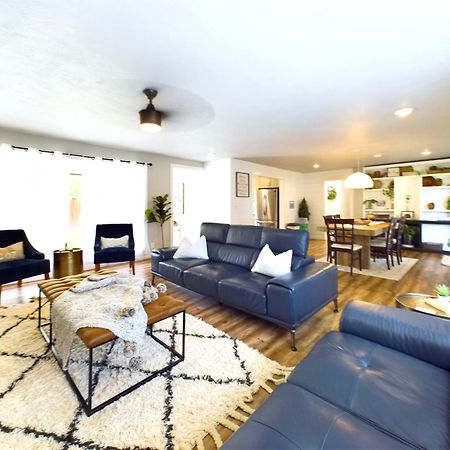Modern Boho Retreat Villa Corvallis Bagian luar foto