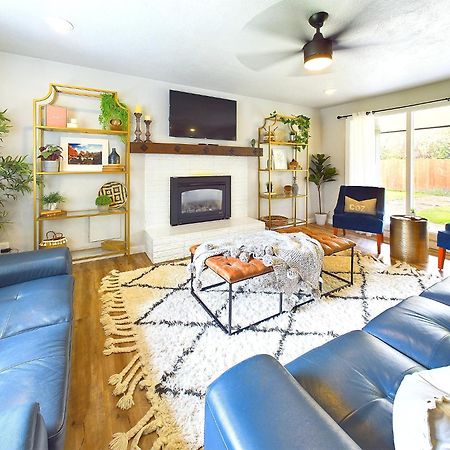 Modern Boho Retreat Villa Corvallis Bagian luar foto
