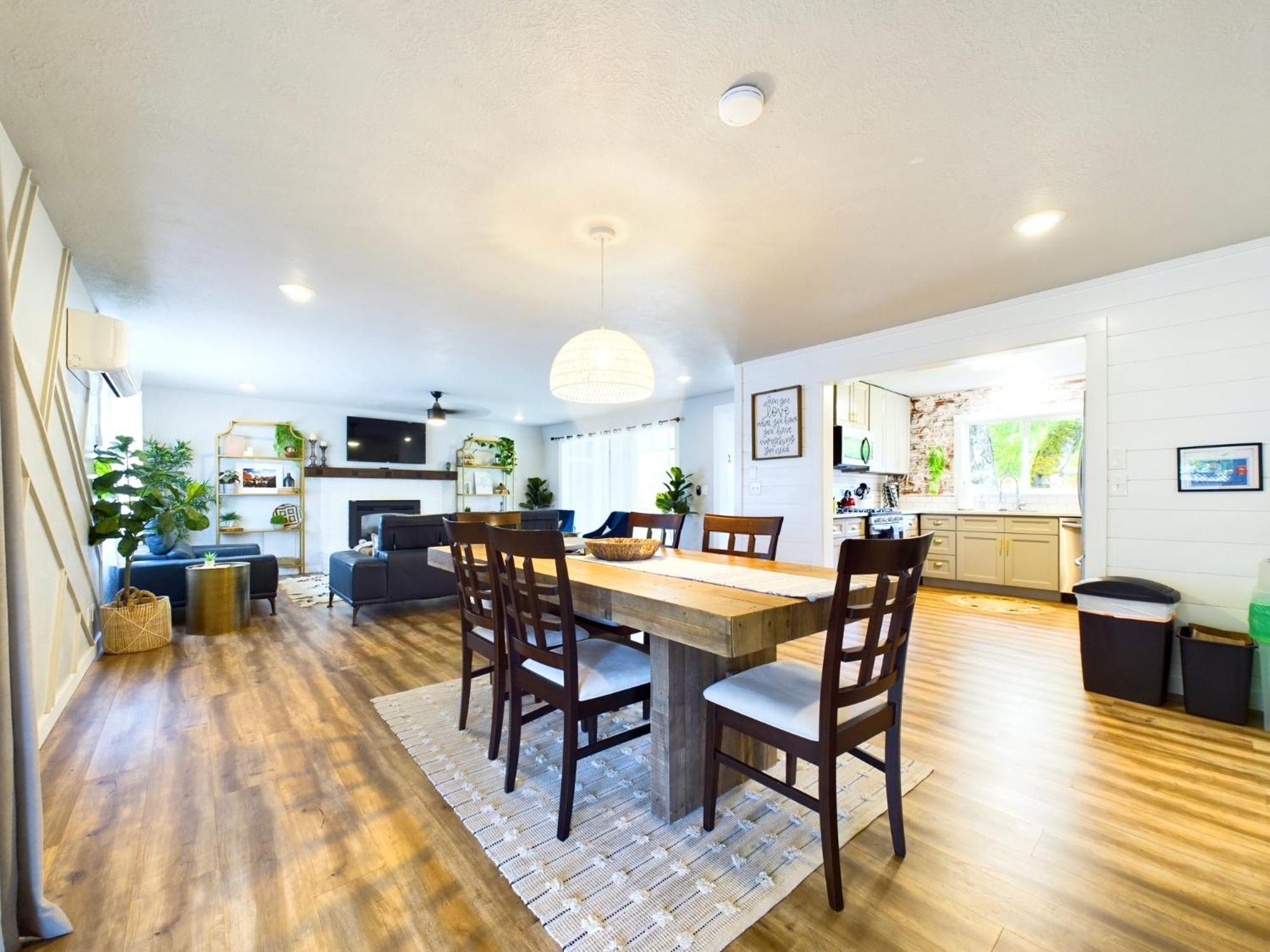 Modern Boho Retreat Villa Corvallis Bagian luar foto